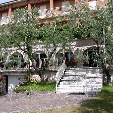 Hotel San Faustino Тори дел Бенако Екстериор снимка