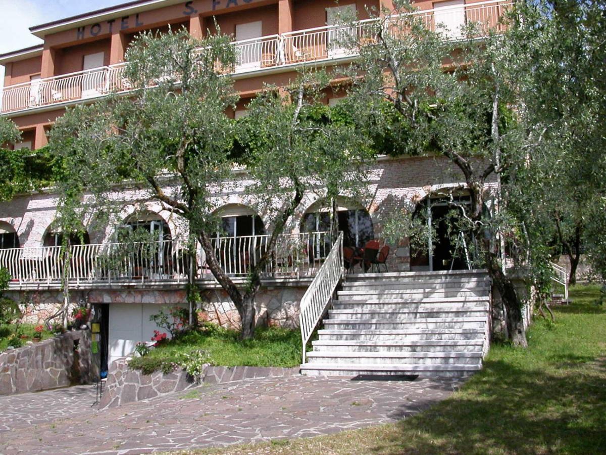 Hotel San Faustino Тори дел Бенако Екстериор снимка