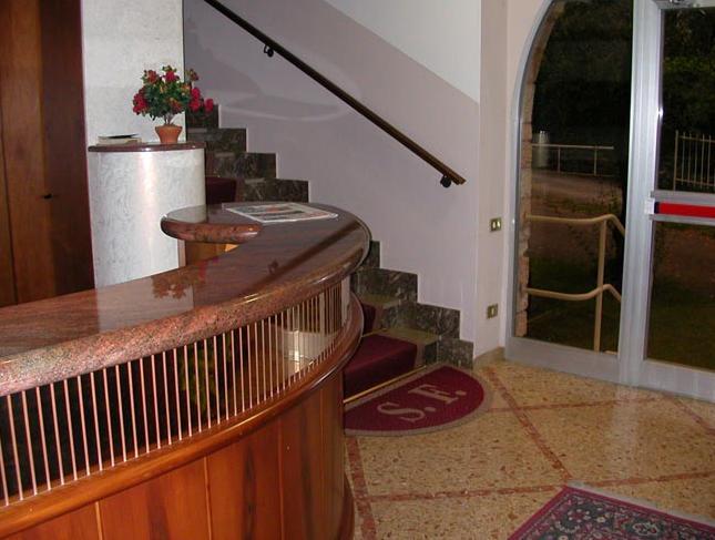 Hotel San Faustino Тори дел Бенако Екстериор снимка