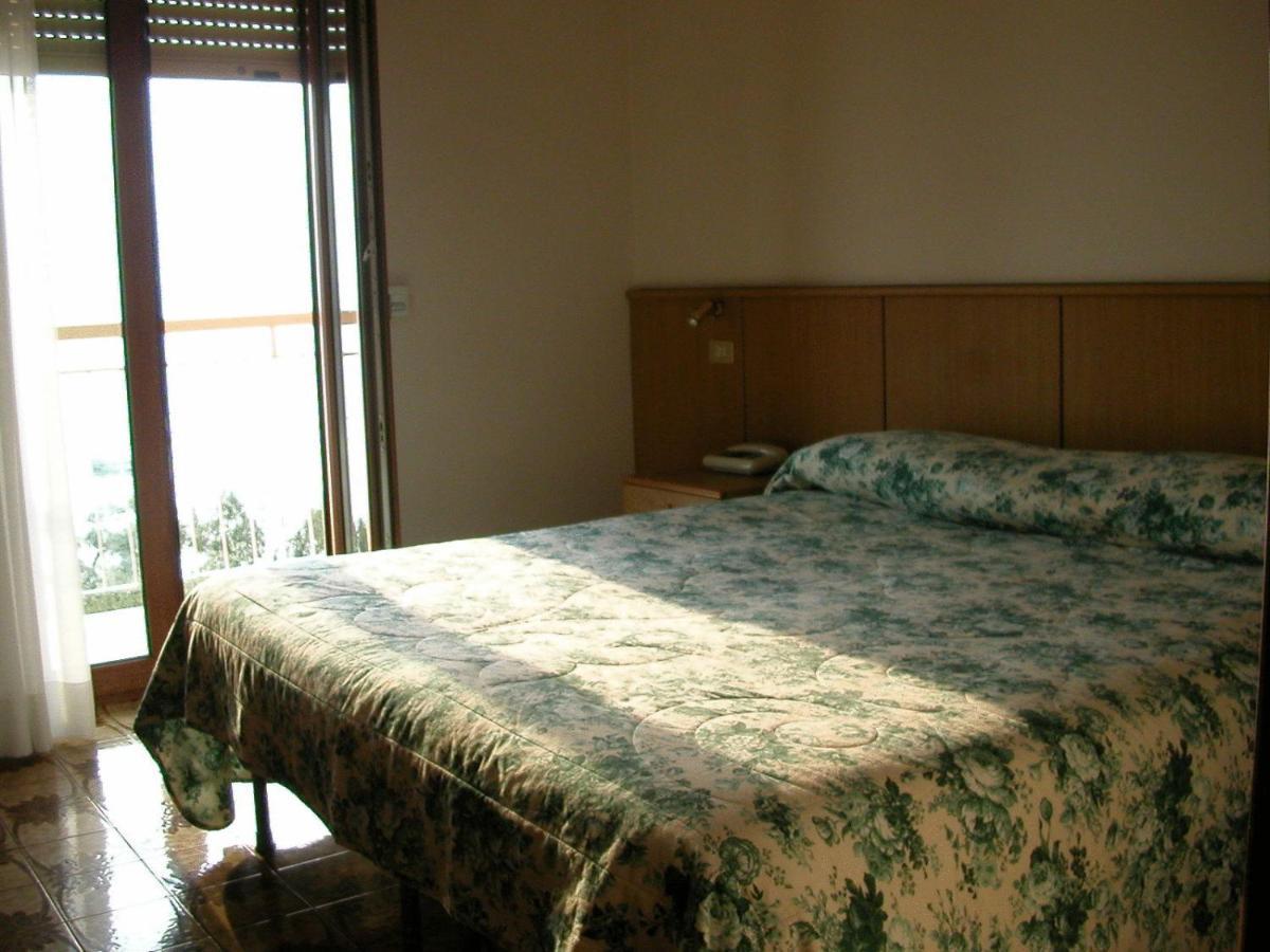 Hotel San Faustino Тори дел Бенако Екстериор снимка