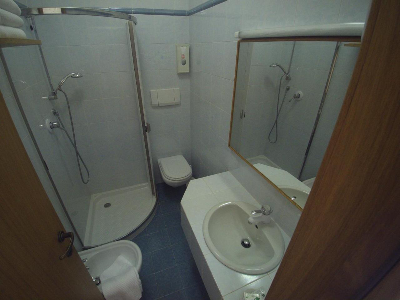 Hotel San Faustino Тори дел Бенако Екстериор снимка